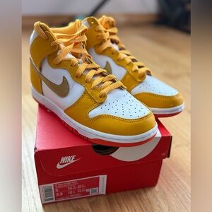 Nike Dunk High University Gold Orange W  size 5, DQ4691700 Brand New!